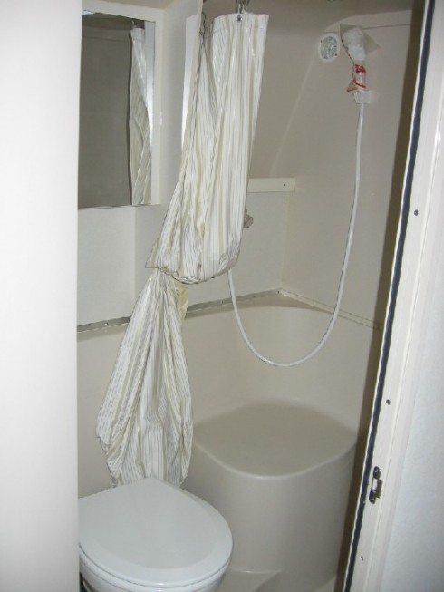 Toilette du Bateau Cruisers Yachts 3175 Rogue Usagé 1997 32' 8''